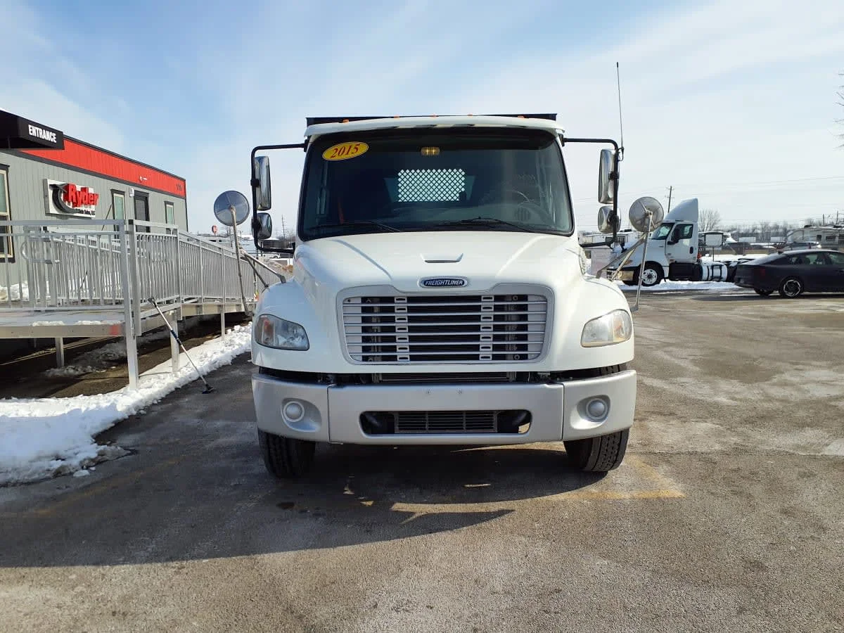 2015 Freightliner M2 106 in Clarksville, IN — photo 2