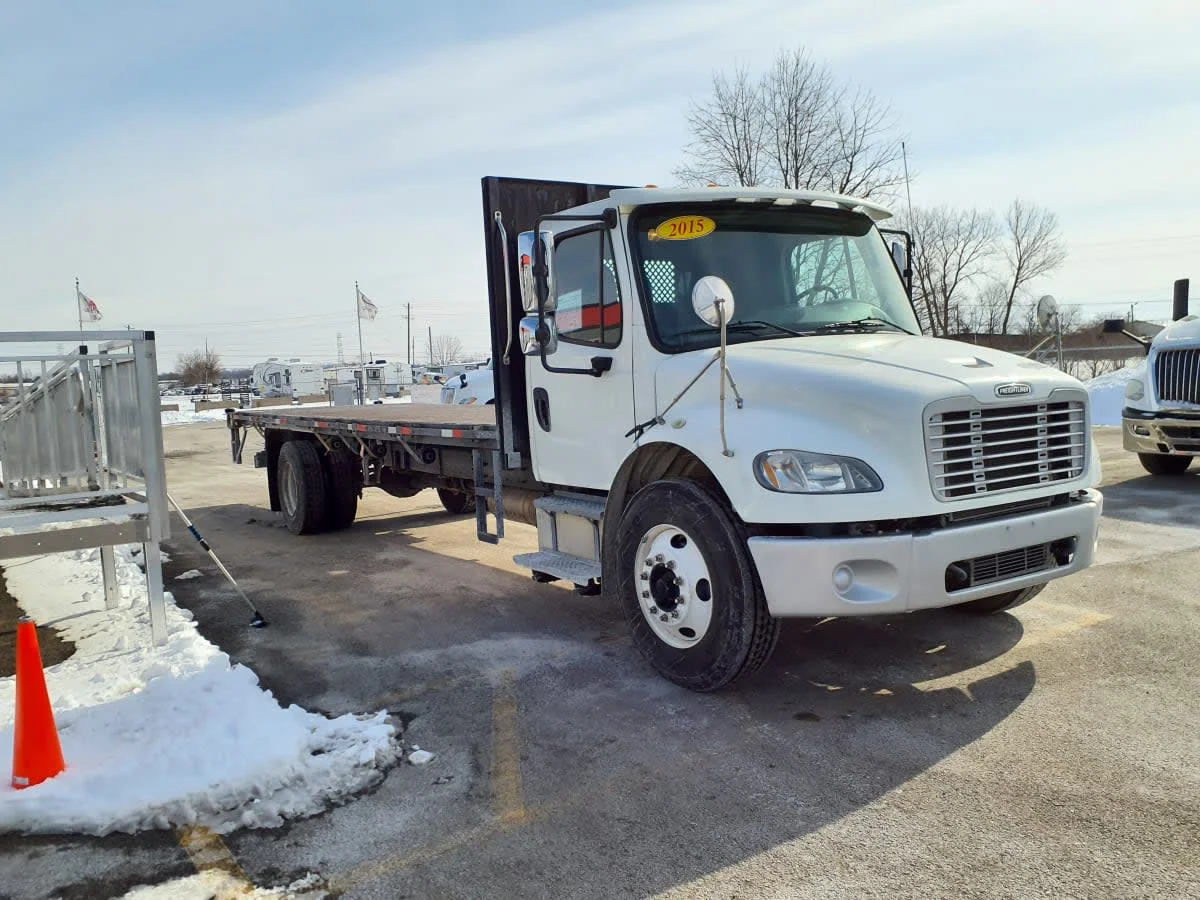 2015 Freightliner M2 106 in Clarksville, IN — photo 3