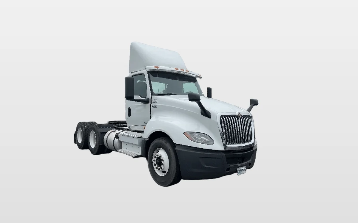 2019 International LT - image 1