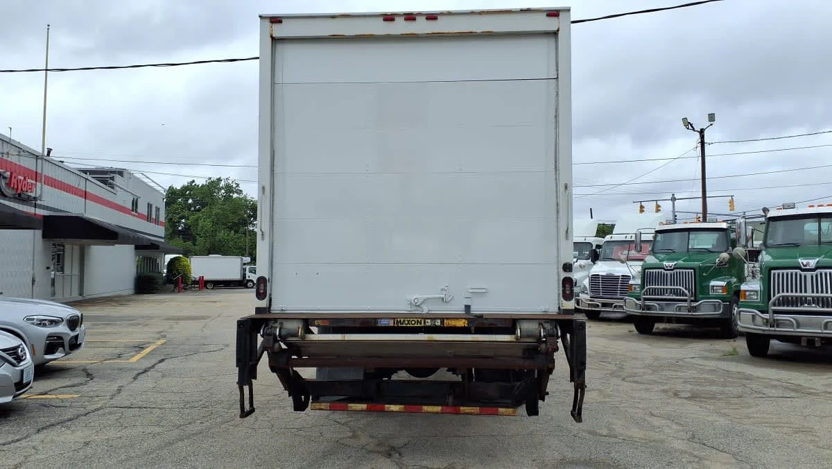 2018 Freightliner M2 106 in Warwick, RI — photo 5