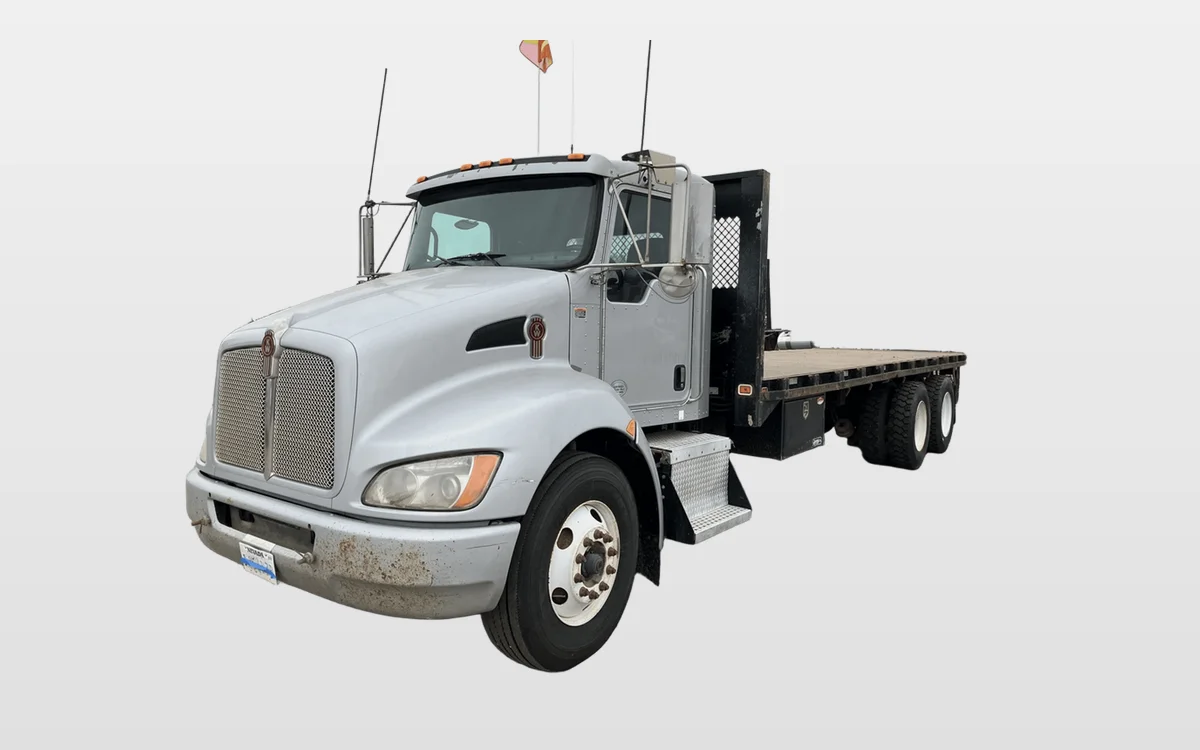 2010 Kenworth T370 - image 1