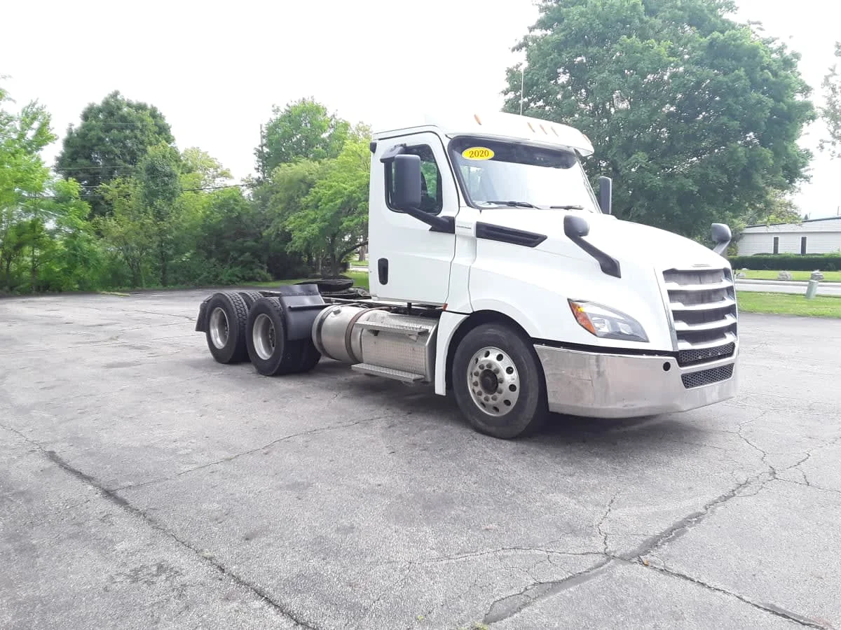 2020 Freightliner Cascadia in Hilliard, OH — photo 3