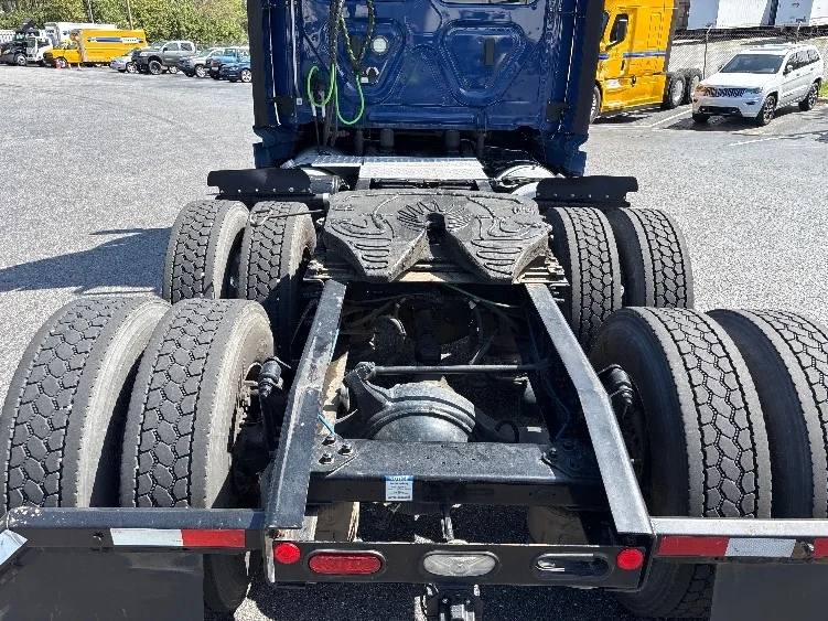 2020 Freightliner Cascadia in Concord, NC — photo 6