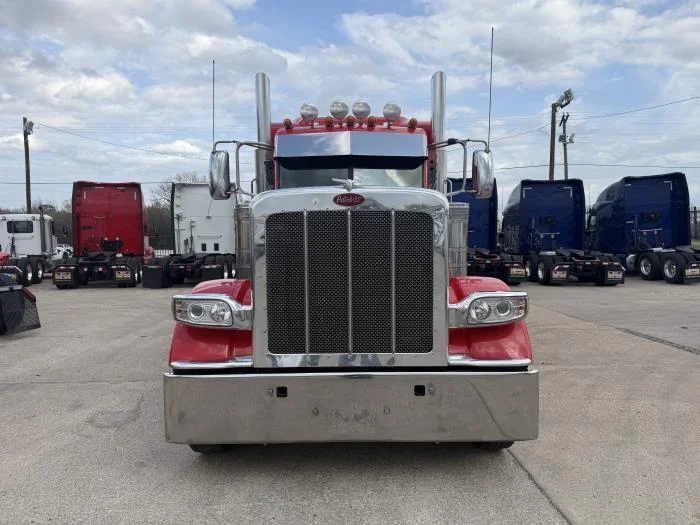 2022 Peterbilt 389 - image 21