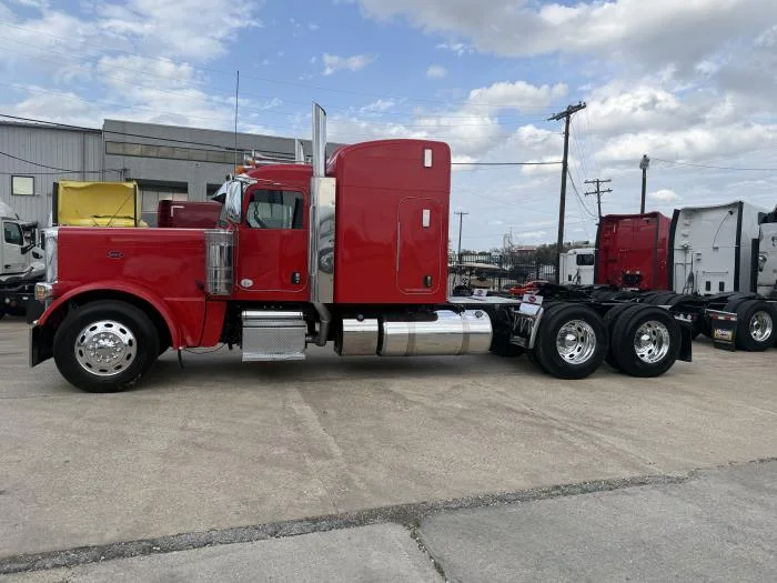 2022 Peterbilt 389 - image 40