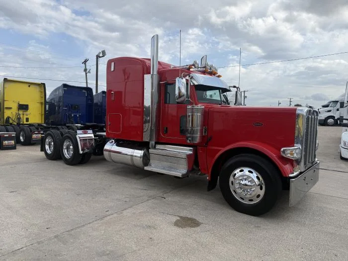 2022 Peterbilt 389 - image 25