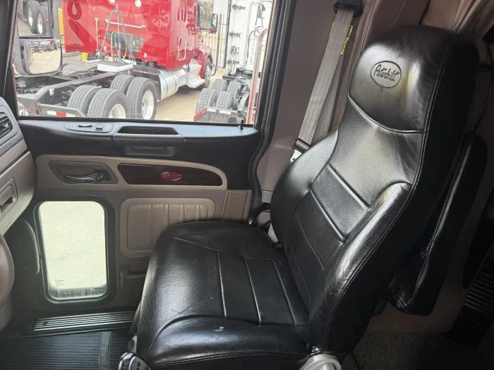 2022 Peterbilt 389 - image 10