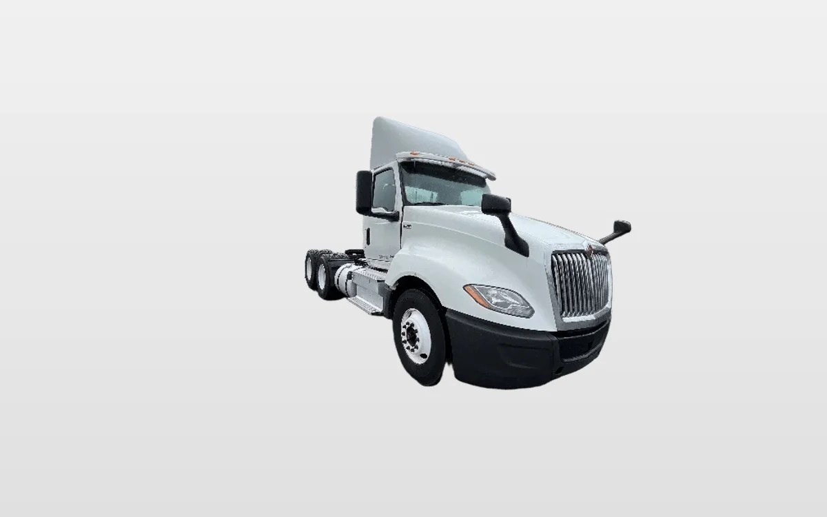 2019 International LT - image 1