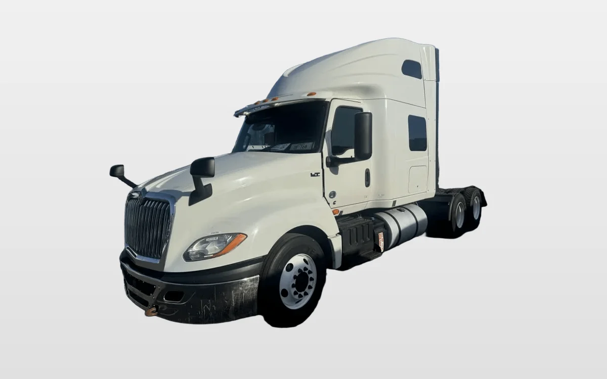 2020 International LT - image 1