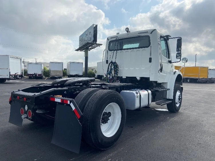 2019 Freightliner eM2 in San Antonio, TX — photo 7