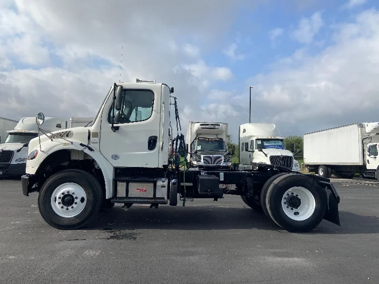 2019 Freightliner eM2 in San Antonio, TX — photo 4