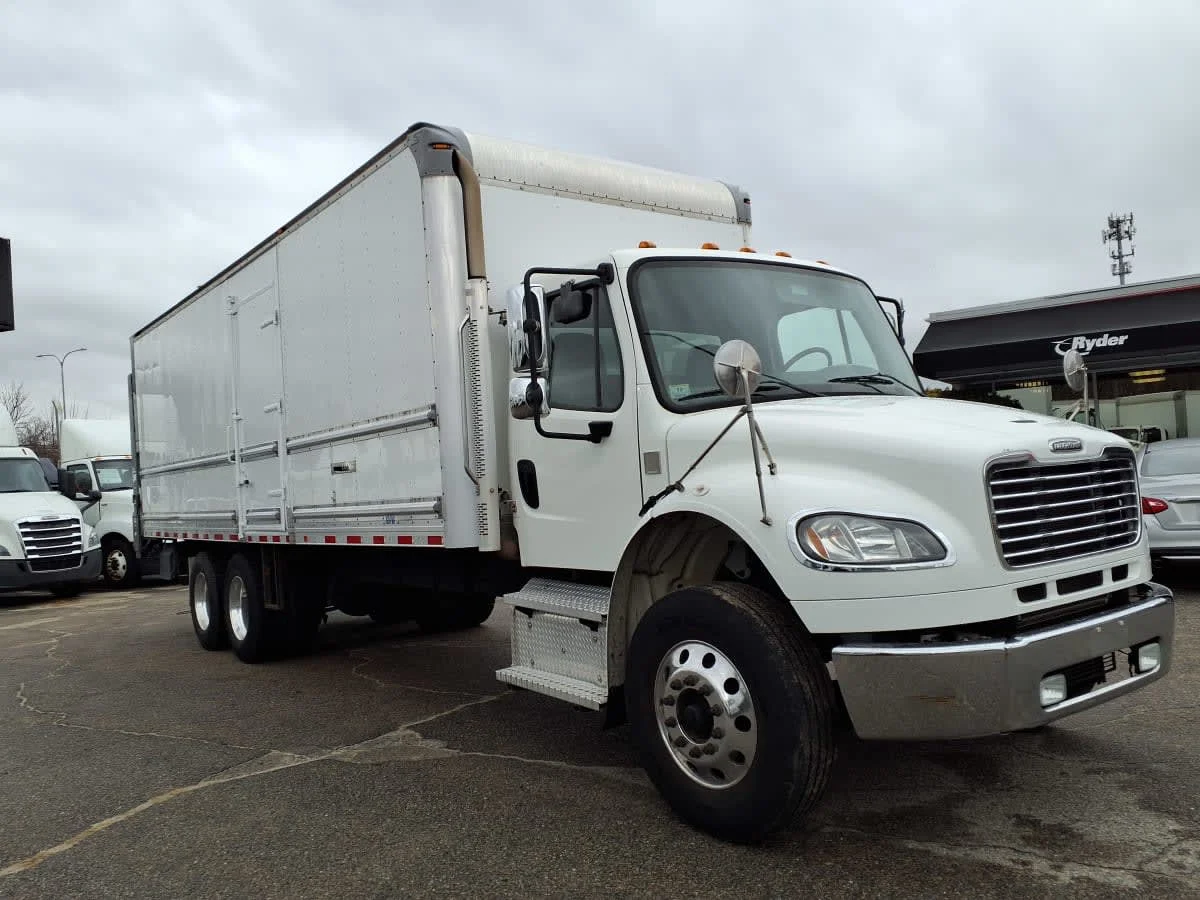2020 Freightliner M2 106 - image 3
