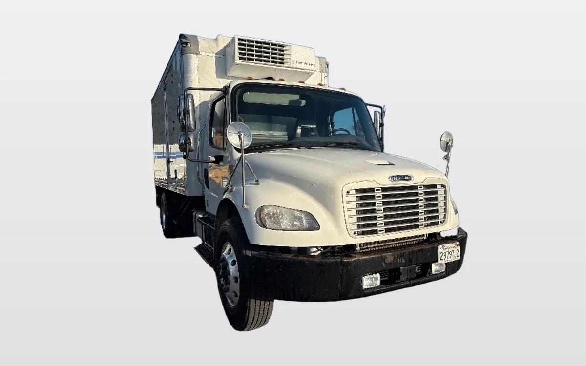 2019 Freightliner M2 106 - image 1