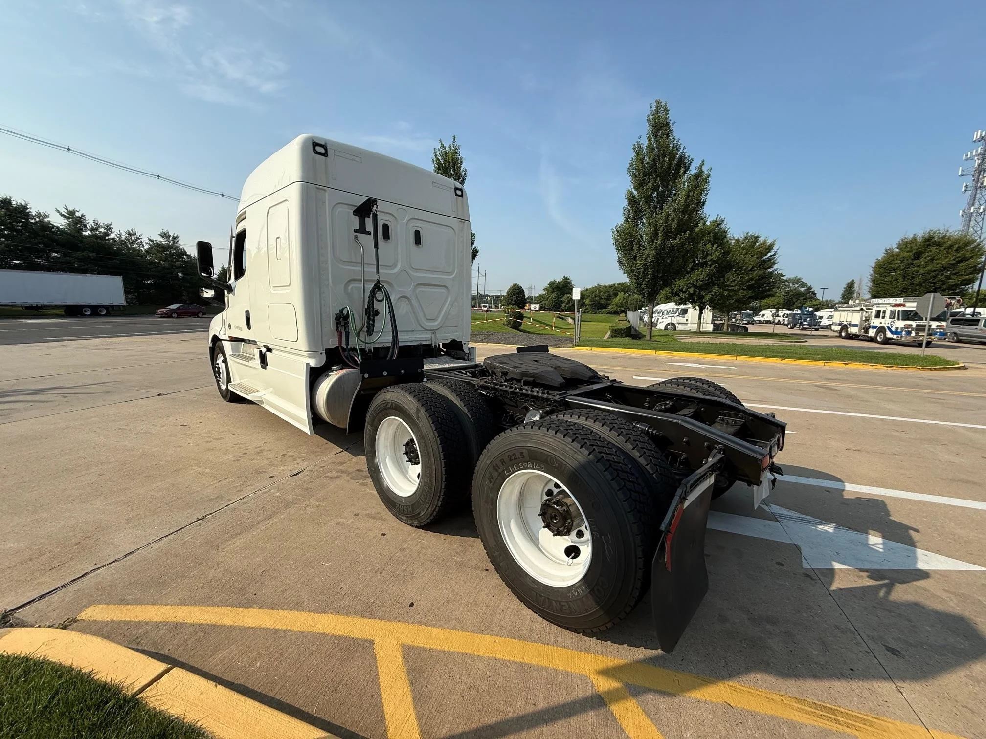 2022 Freightliner Cascadia in Midlantic, NJ — photo 4