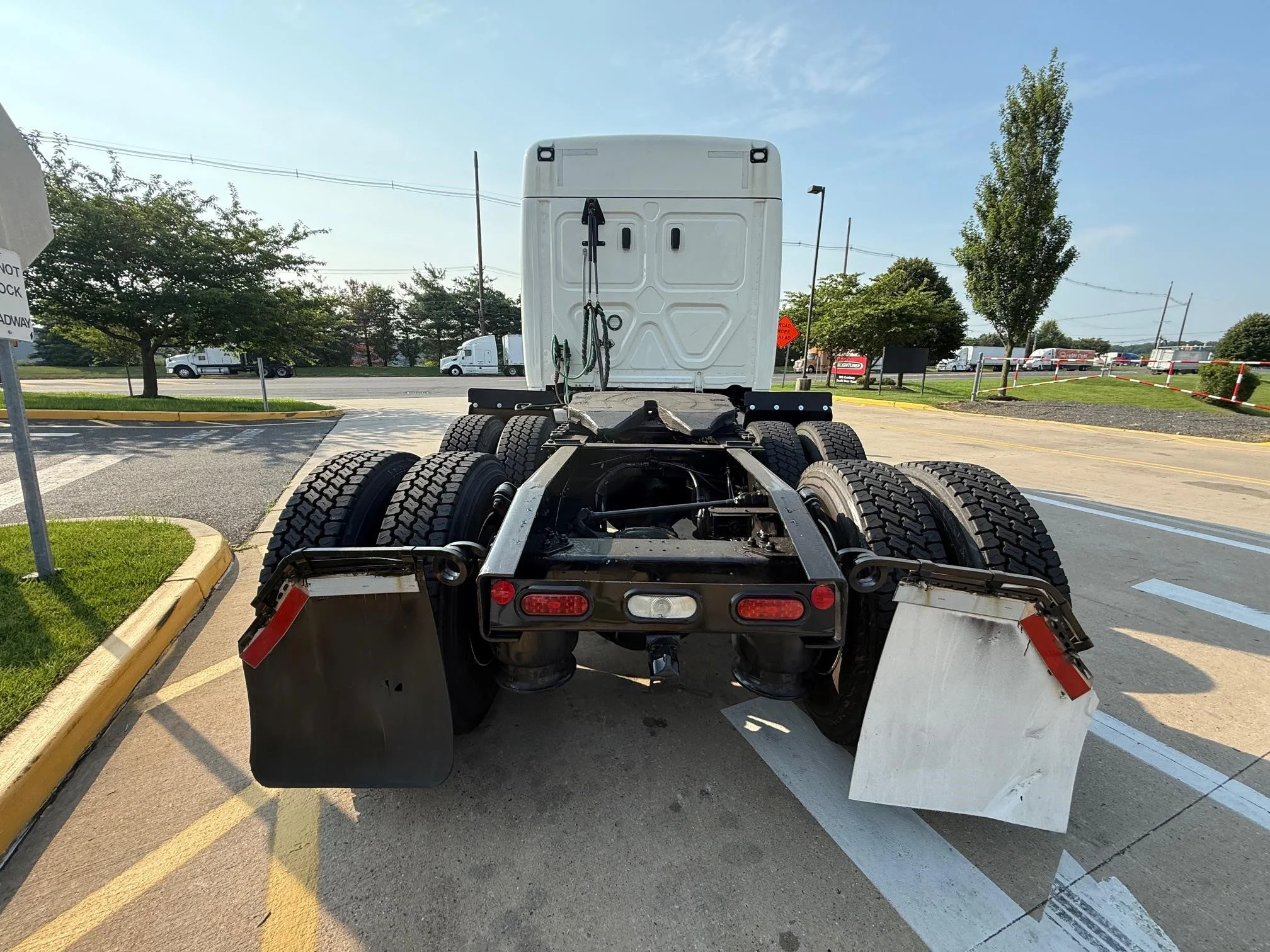 2022 Freightliner Cascadia in Midlantic, NJ — photo 5