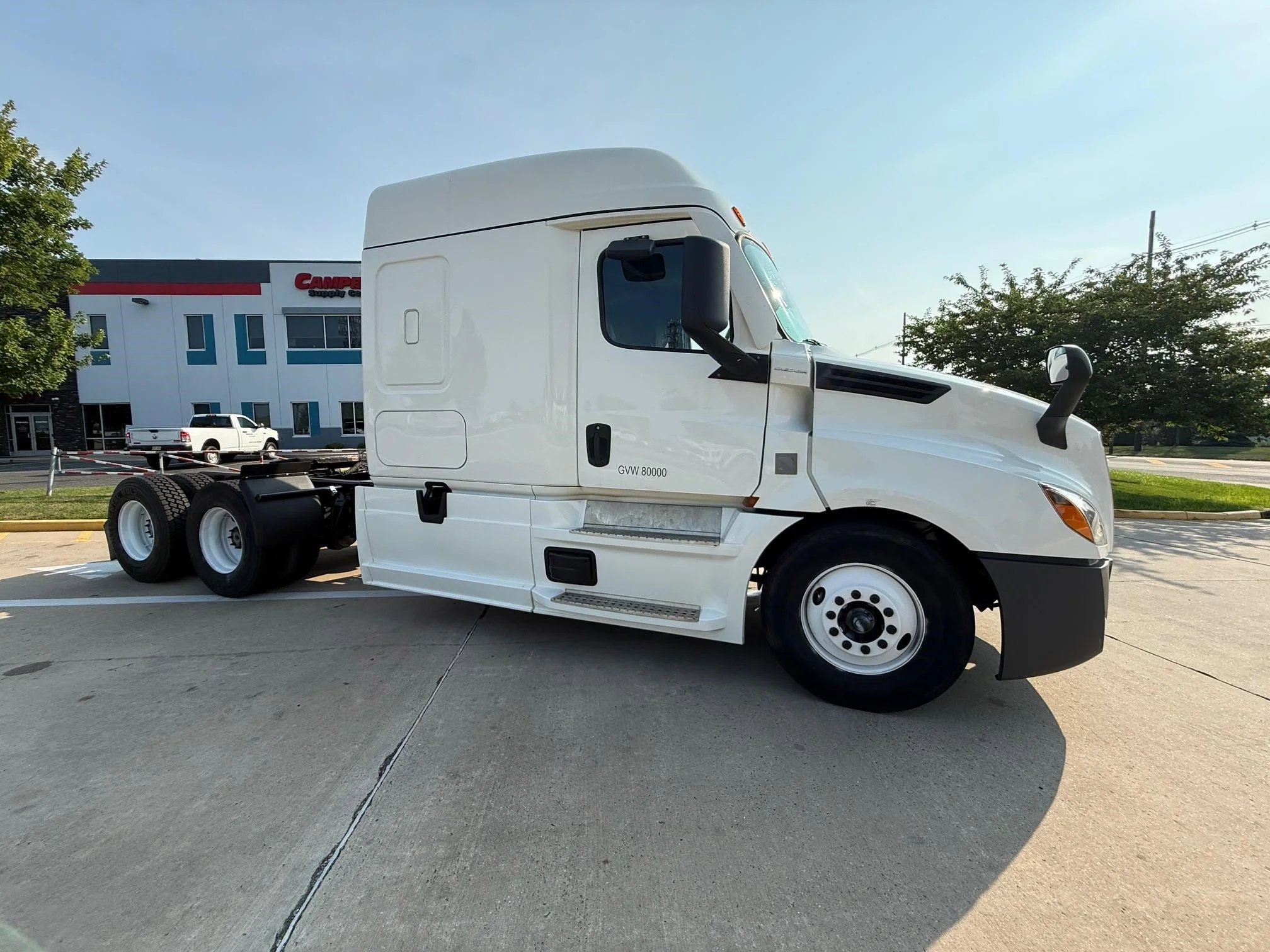 2022 Freightliner Cascadia in Midlantic, NJ — photo 2