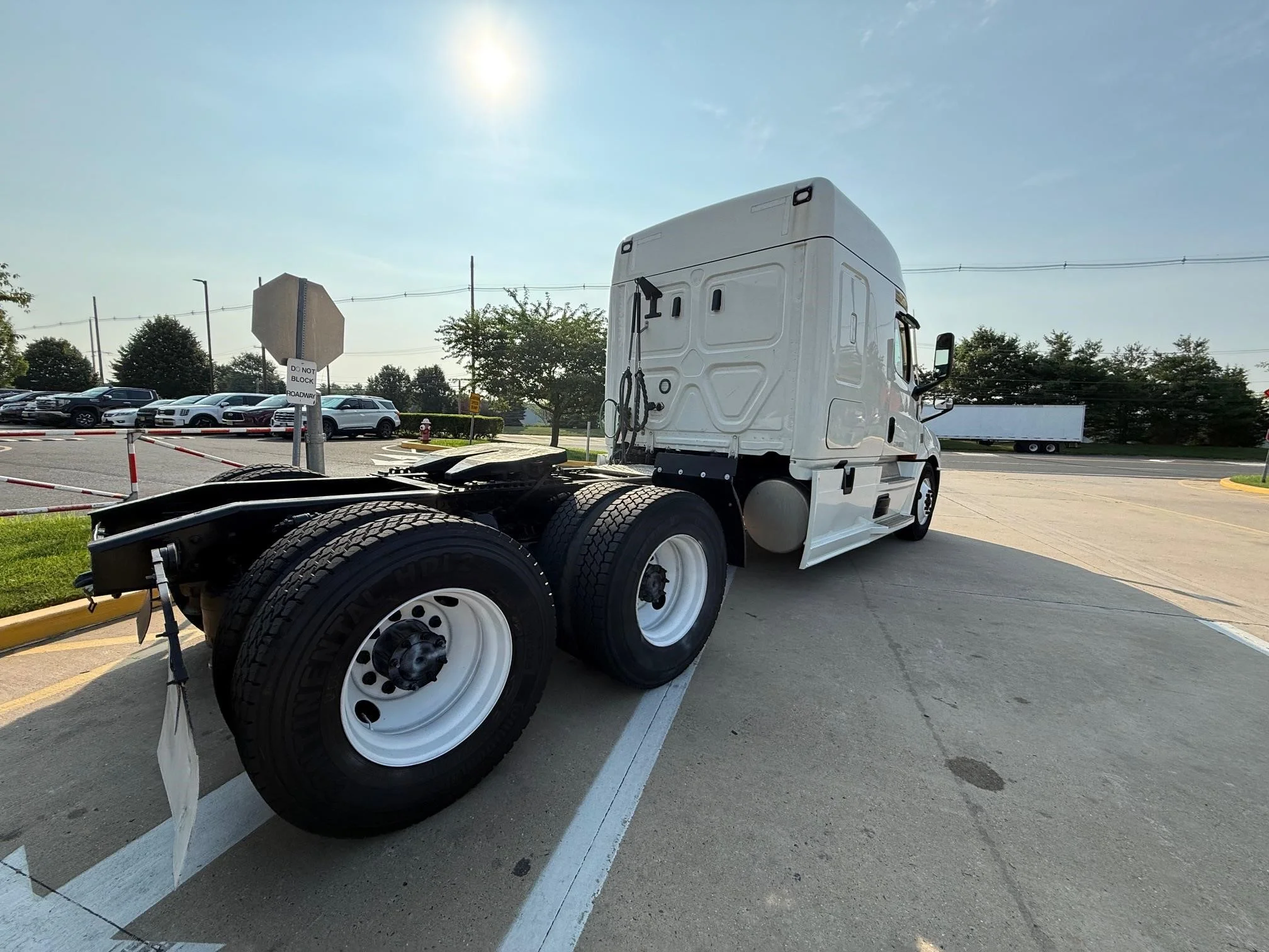 2022 Freightliner Cascadia in Midlantic, NJ — photo 6