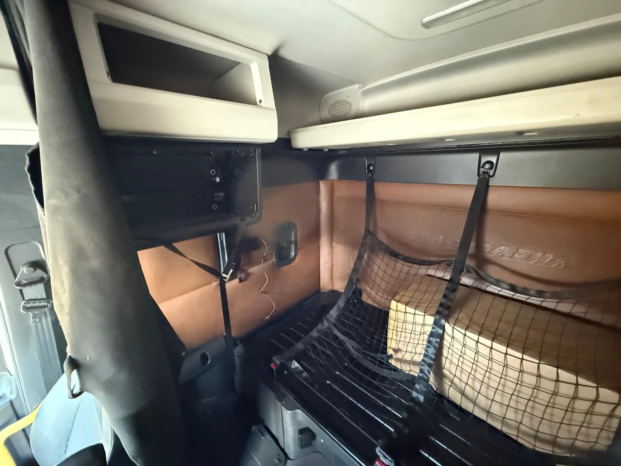 2022 Freightliner Cascadia in Midlantic, NJ — photo 12