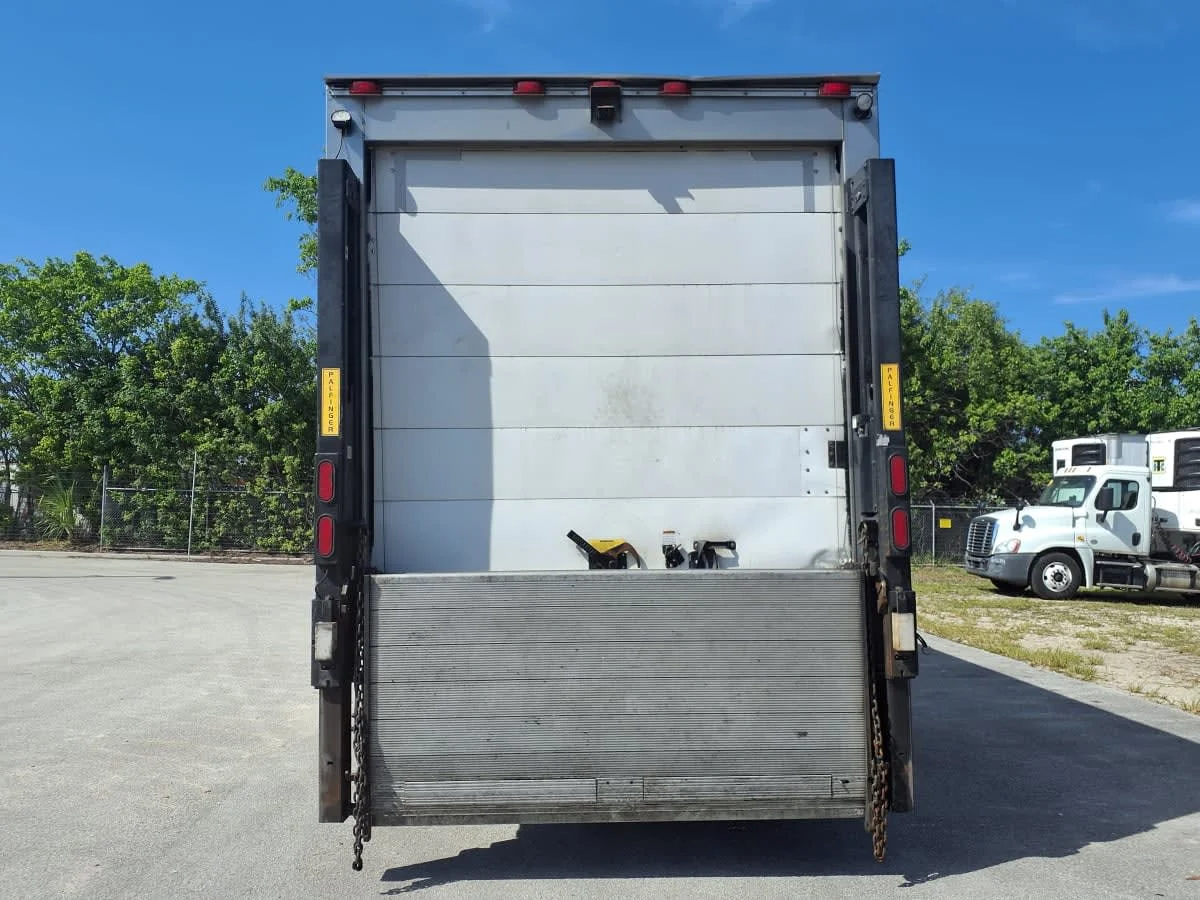 2019 Freightliner M2 106 in Davie, FL — photo 5