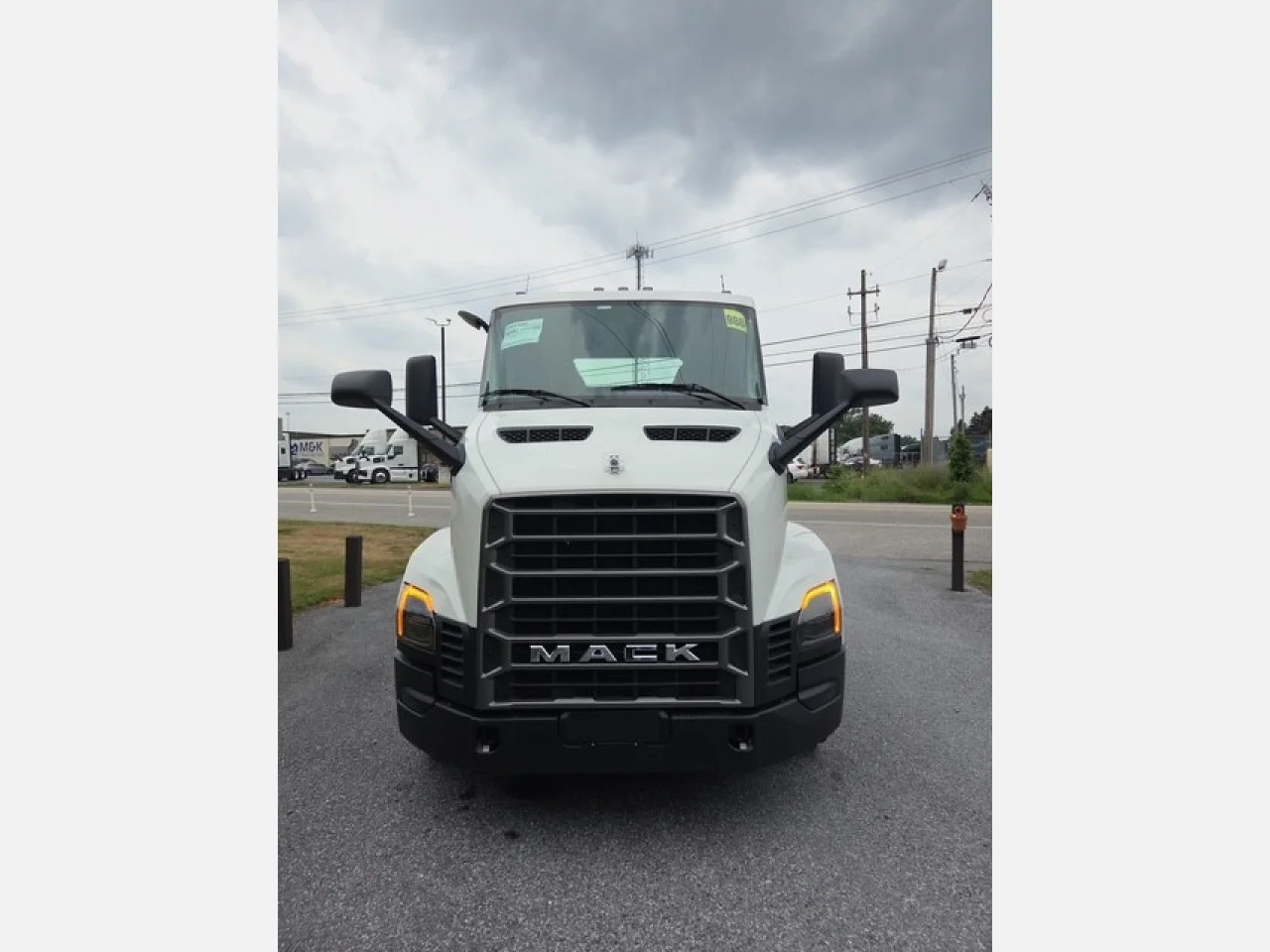 2027 Mack Anthem in Harrisburg, PA — photo 2