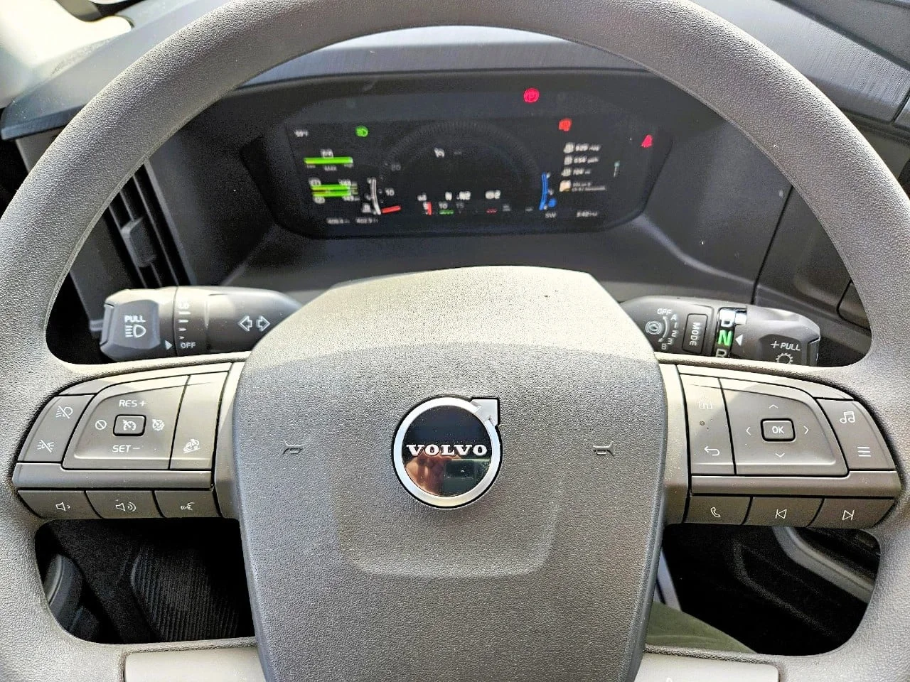 2026 Volvo VNL 860 in Altoona, PA — photo 5