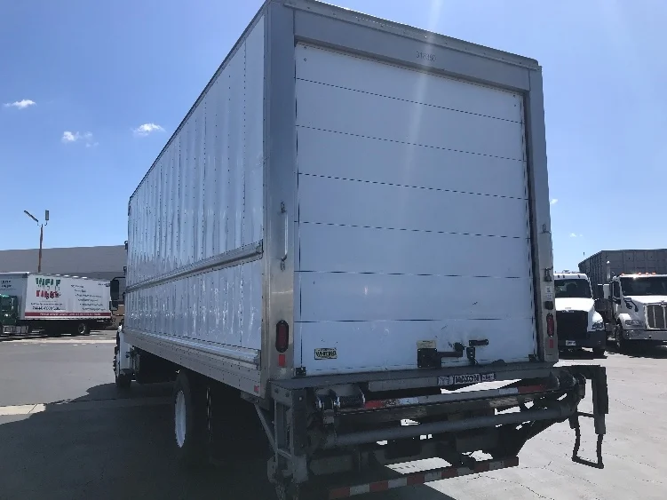 2019 Freightliner M2 106 in Anaheim, CA — photo 6