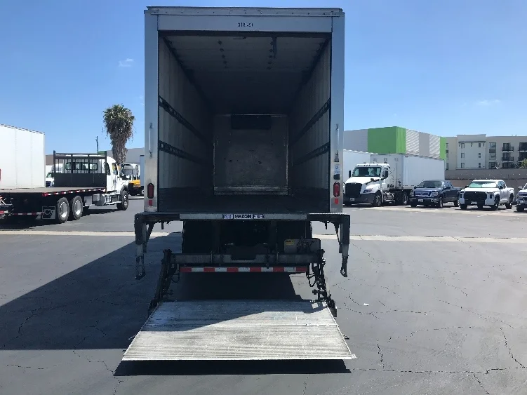 2019 Freightliner M2 106 in Anaheim, CA — photo 9
