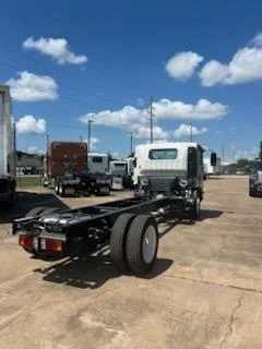 2025 Isuzu NRR - image 6