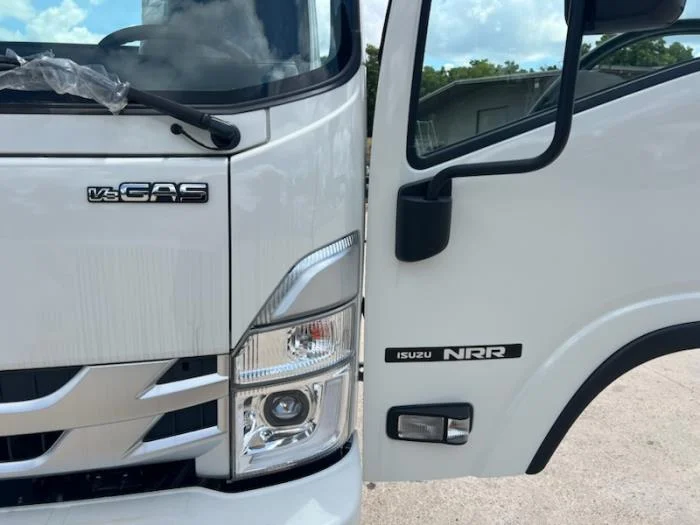 2025 Isuzu NRR - image 7