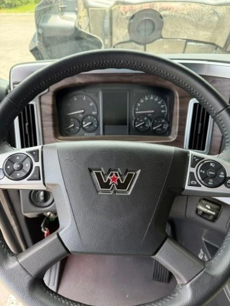 2026 Western Star — photo 8