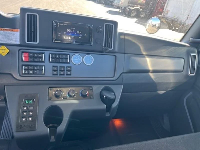 2026 Freightliner M2 106 in Youngstown, OH — photo 5