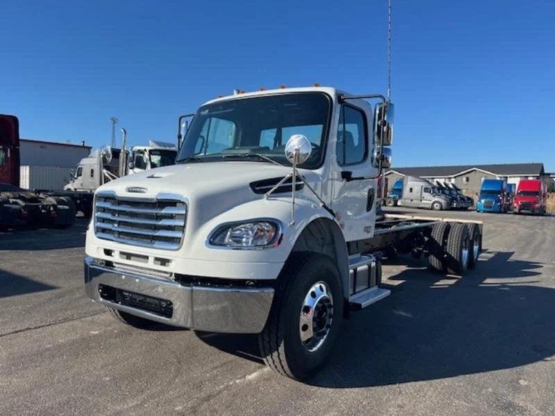 2026 Freightliner M2 106 in Youngstown, OH — photo 15