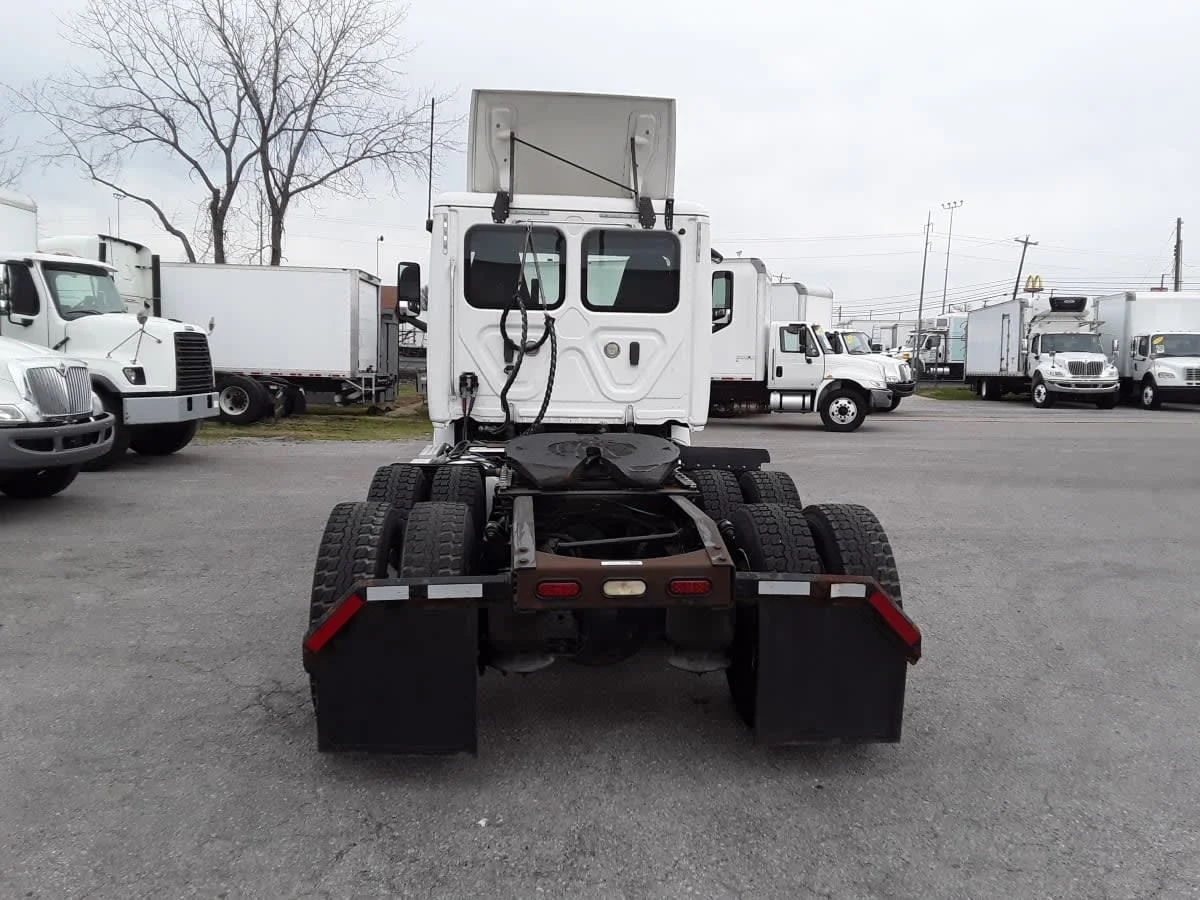2019 Freightliner Cascadia in La Vergne, TN — photo 5