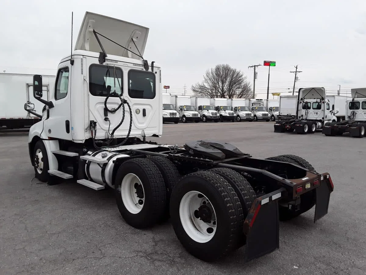 2019 Freightliner Cascadia in La Vergne, TN — photo 6