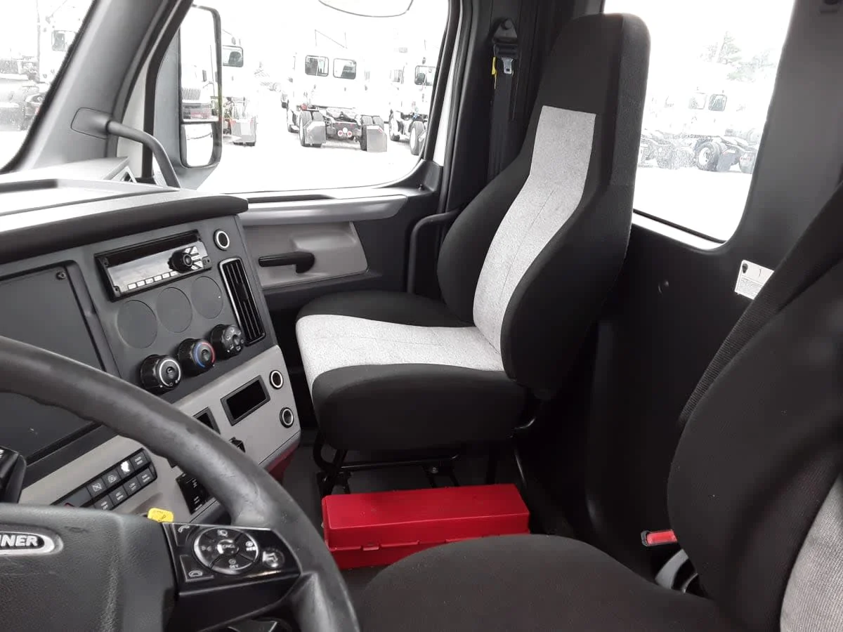 2019 Freightliner Cascadia in La Vergne, TN — photo 7