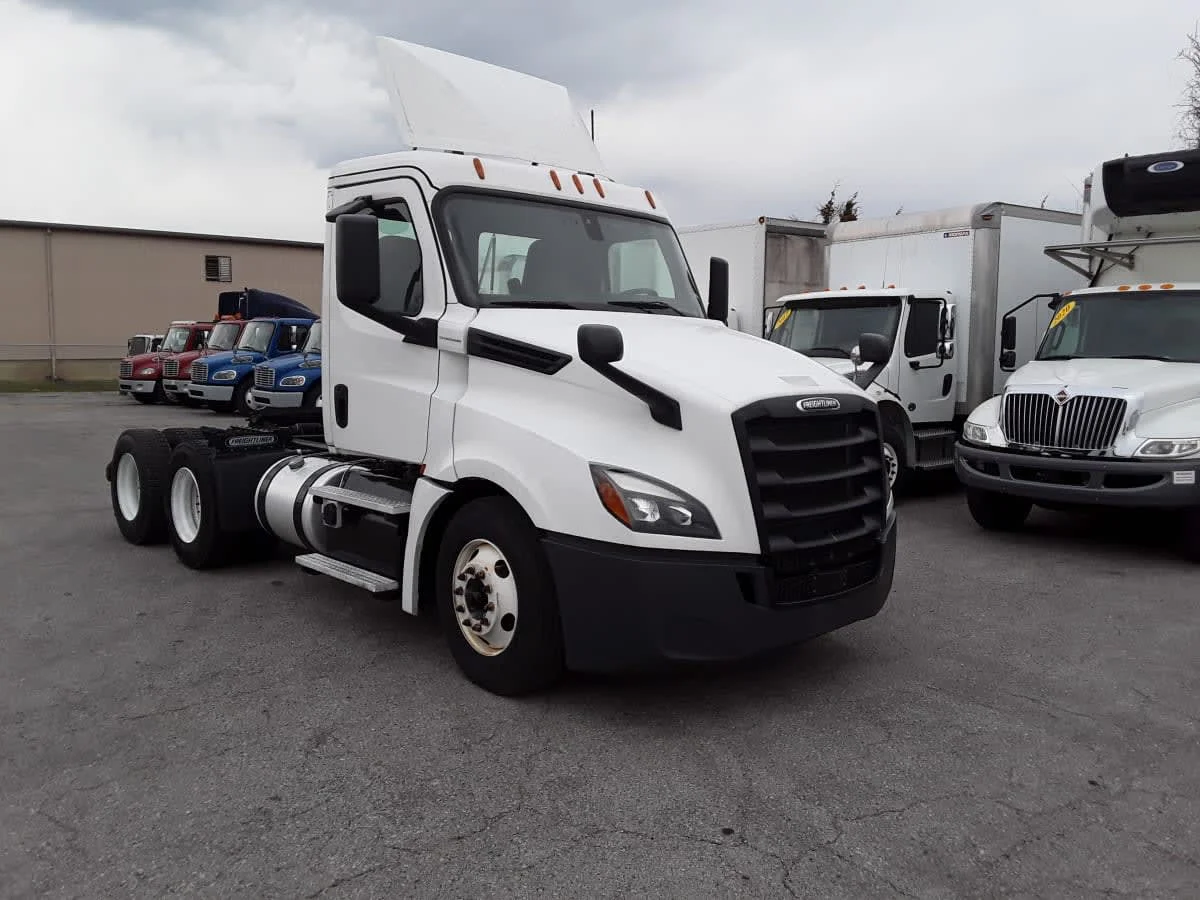 2019 Freightliner Cascadia in La Vergne, TN — photo 3