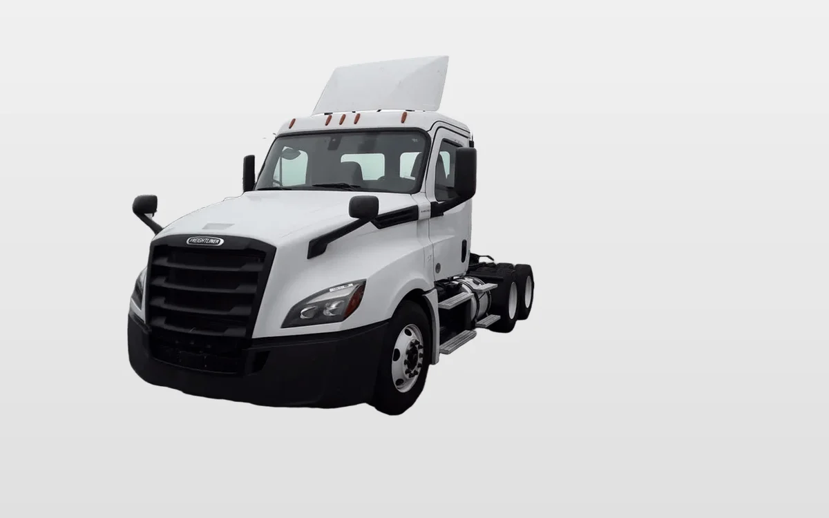 2019 Freightliner Cascadia - image 1