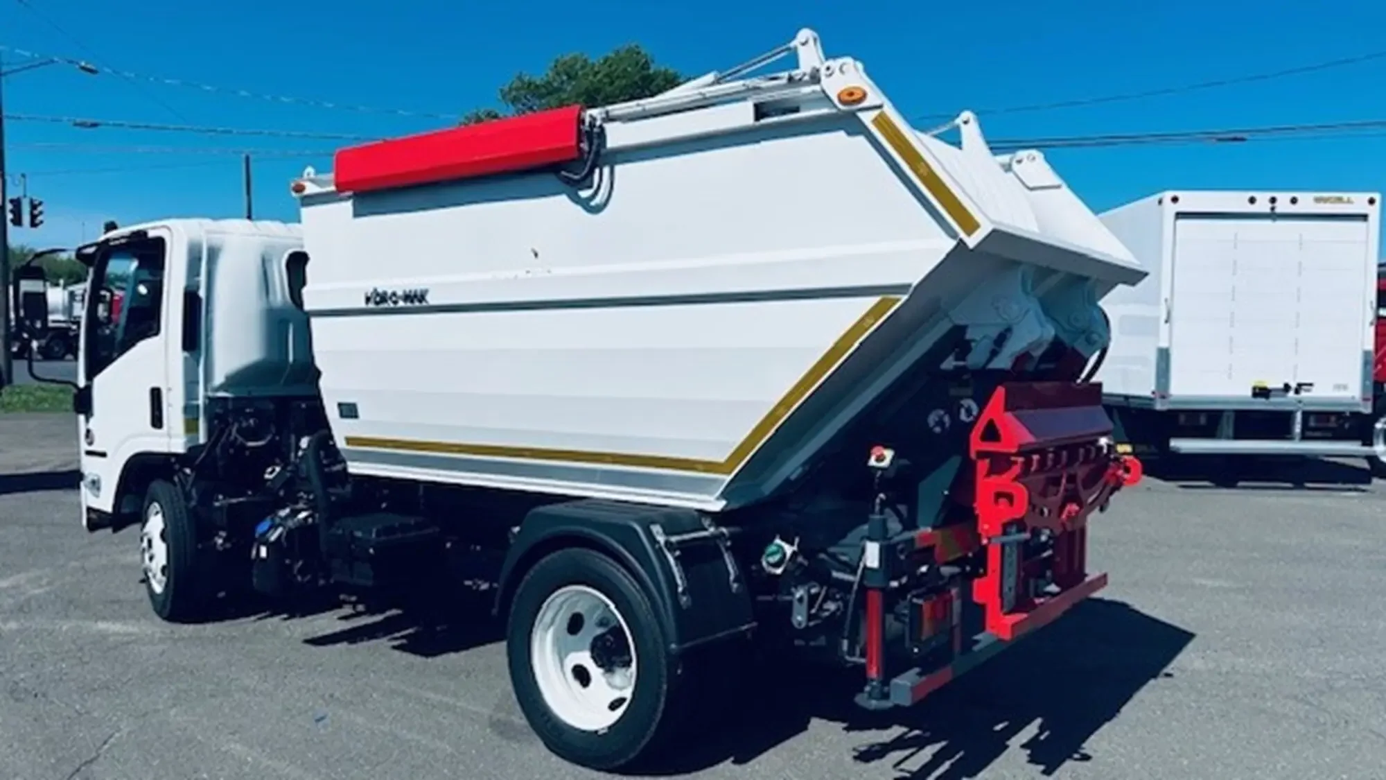 2025 Isuzu NRR - image 5