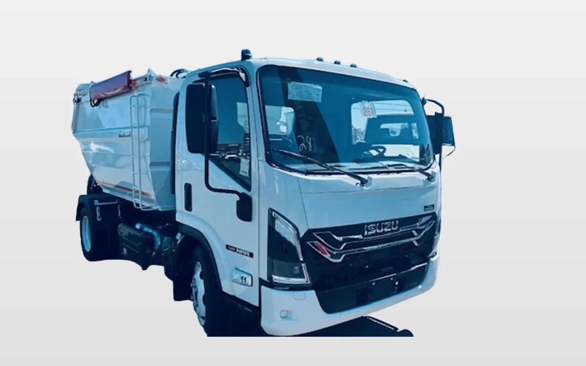 2025 Isuzu NRR - image 1