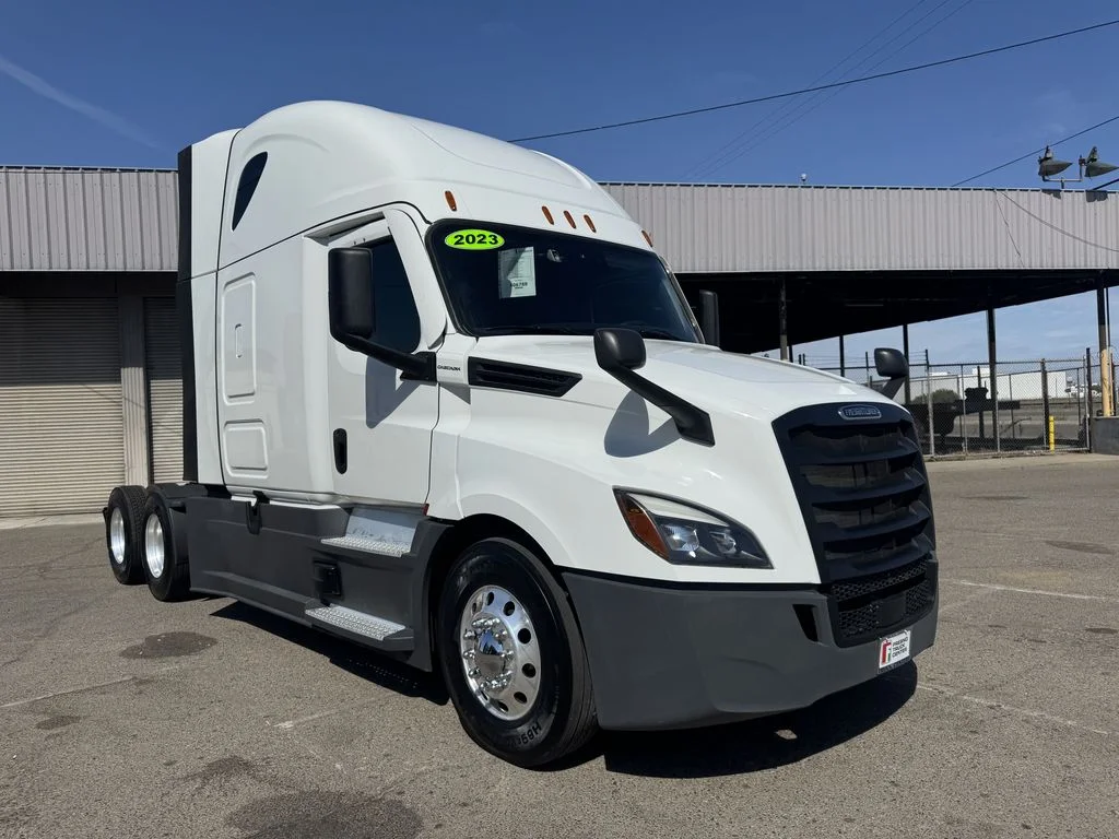 2023 Freightliner Cascadia in Fresno, CA