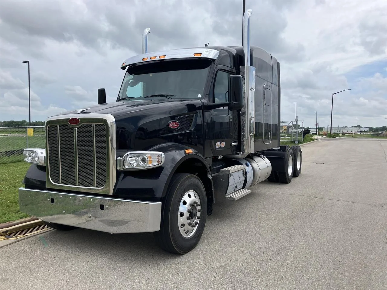 2027 Peterbilt 567 in Rochester, MN — photo 12
