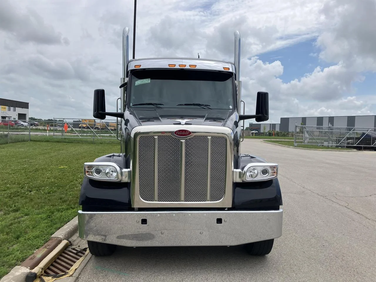 2027 Peterbilt 567