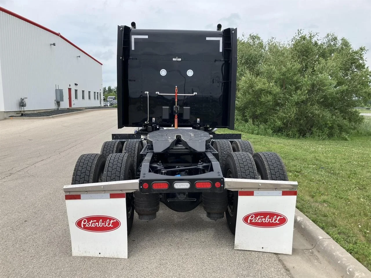 2027 Peterbilt 567 in Rochester, MN — photo 5