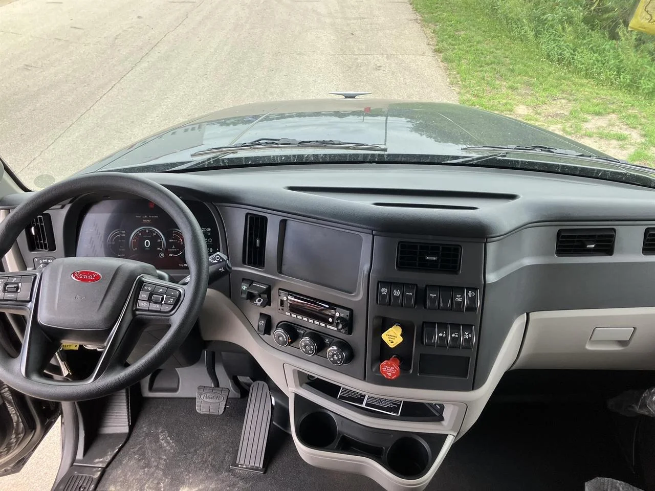 2027 Peterbilt 567 in Rochester, MN — photo 10