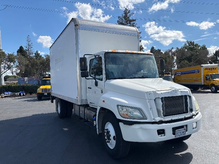 2013 Hino 268 in Richmond, CA