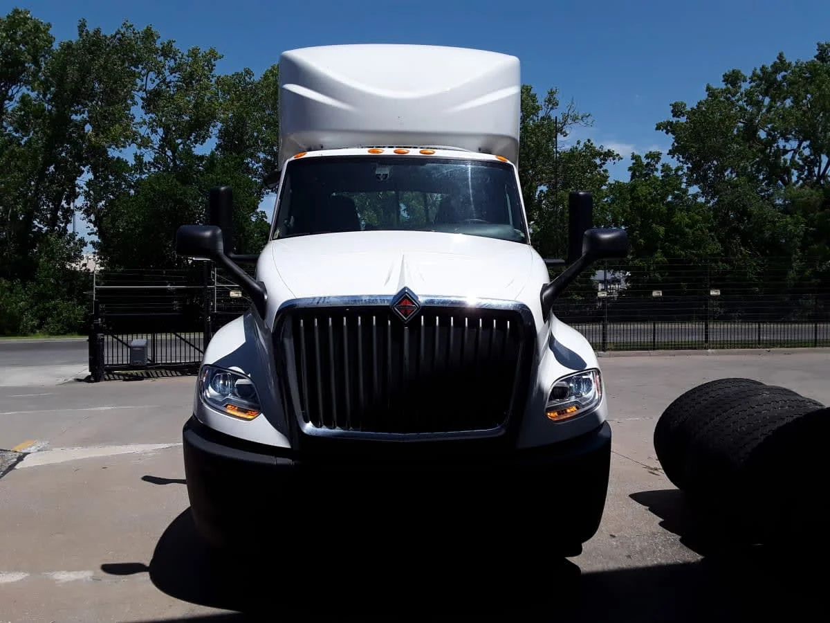 2022 International LT in Kansas City, MO — photo 2