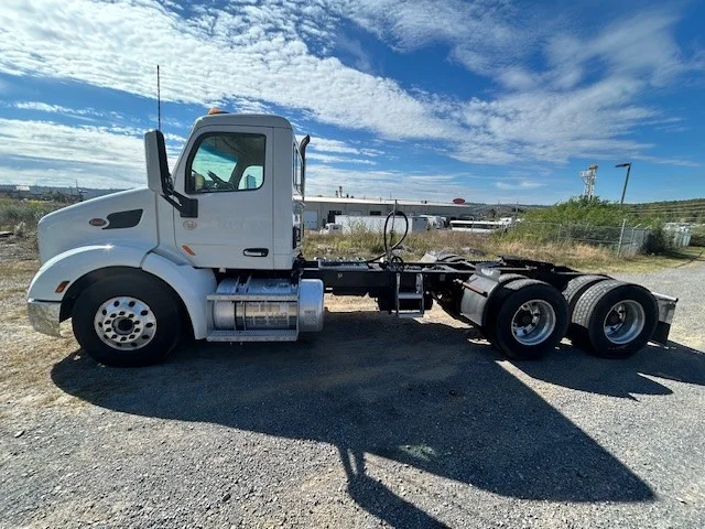 2018 Peterbilt 579 - image 12