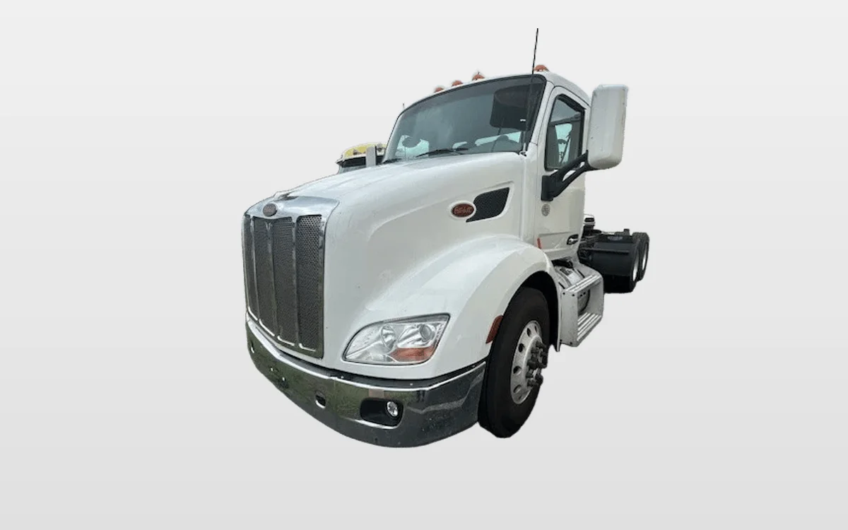 2018 Peterbilt 579 - image 1