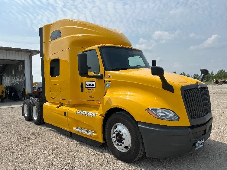 2022 International LT