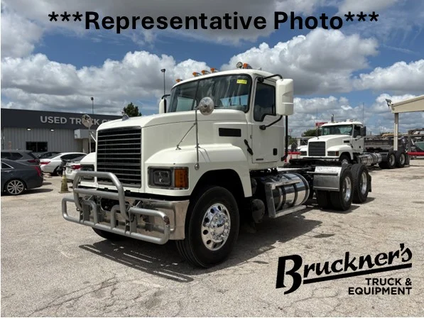 2020 Mack Pinnacle